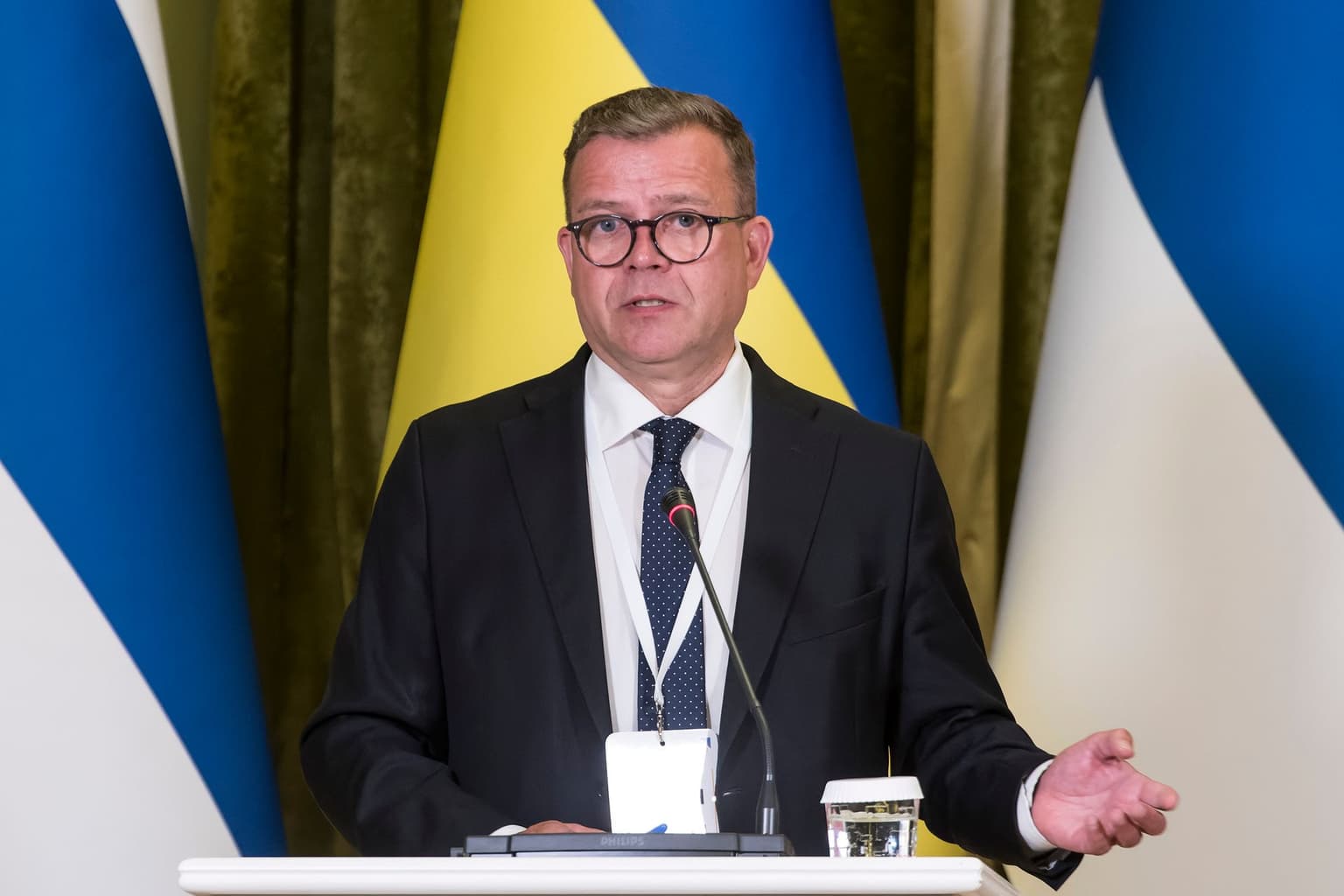 Finnish PM visits Kyiv as Russia steps up attacks despite peace push