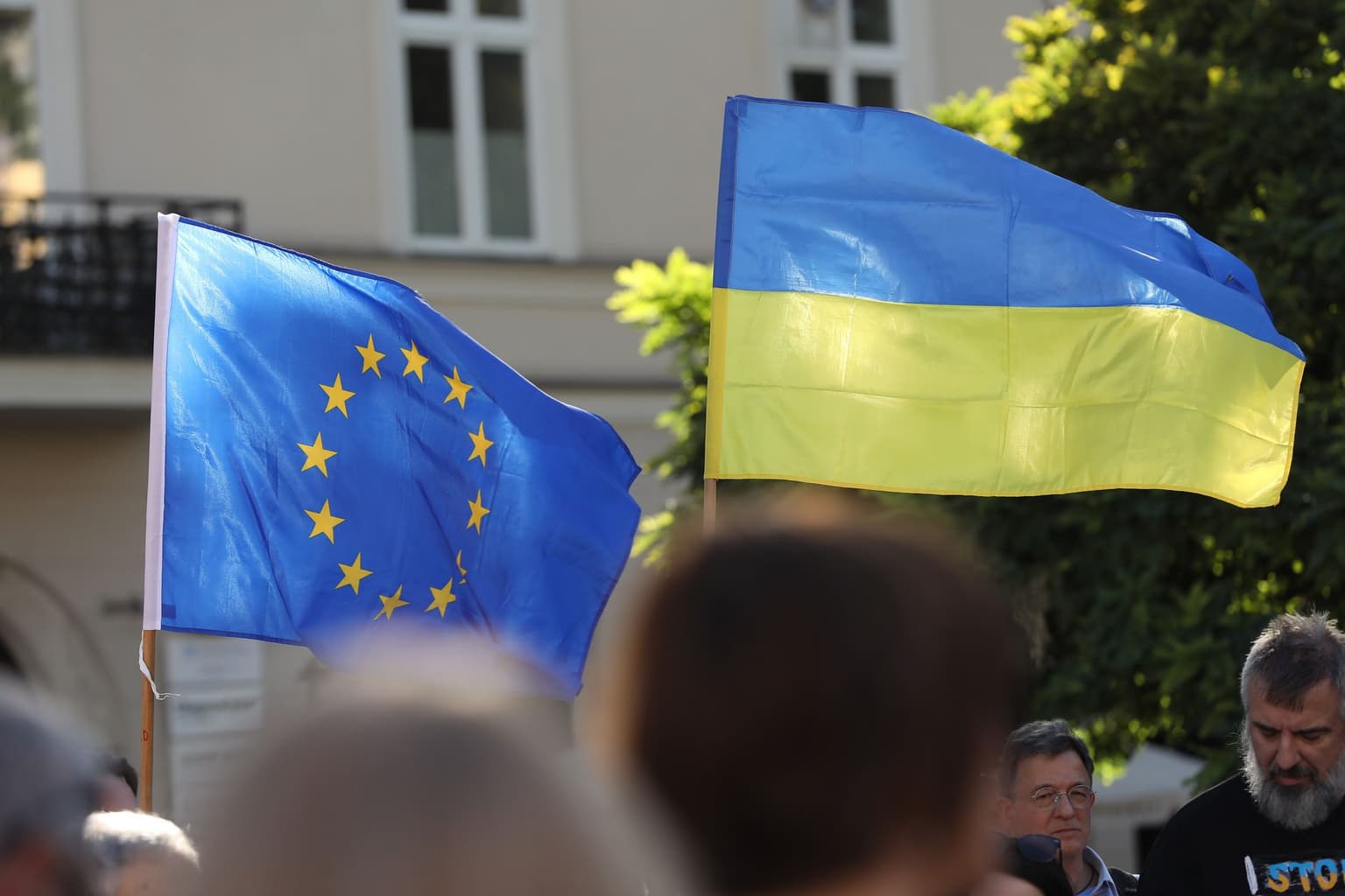 Half of Ukrainians say government isn't doing enough to secure EU membership, poll shows