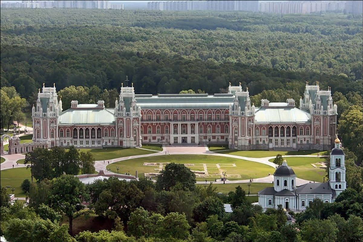 US warns Russia of 'mass-casualty event' threat at historic palace outside Moscow