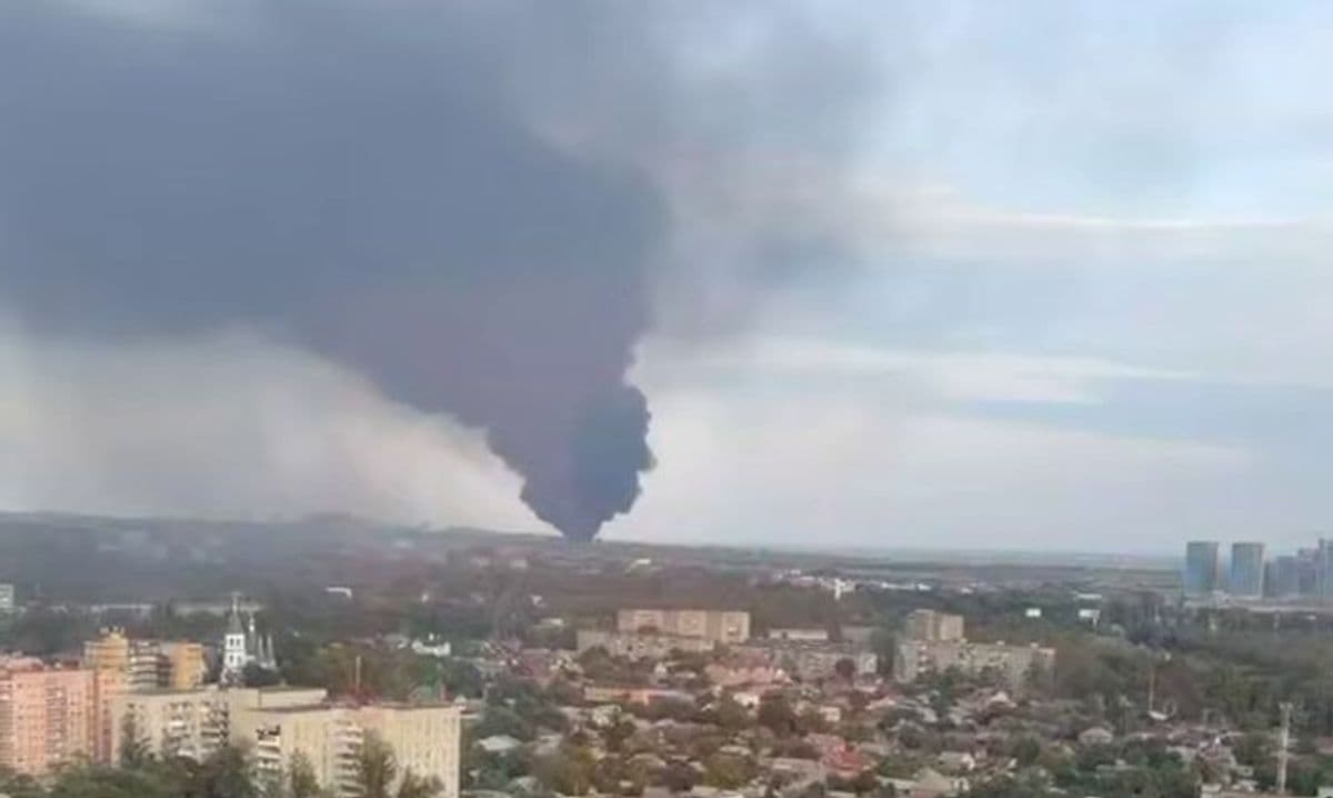 Massive fire at industrial plant in Russia's Rostov Oblast spreads to 9,000 square meters