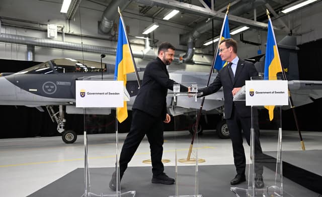 Up to 150 Gripens — Ukraine, Sweden move toward long-term deal on ...