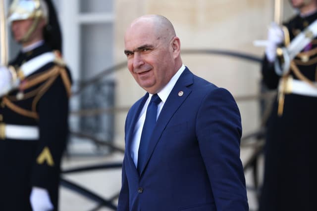 Romania's pro-EU government falls after no-confidence vote — what ...