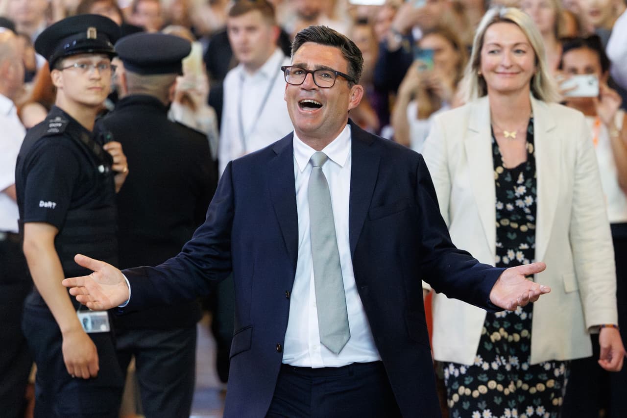 Burnham Rise Amid UK political turmoil, Andy Burnham's rise offers reassurance to ...