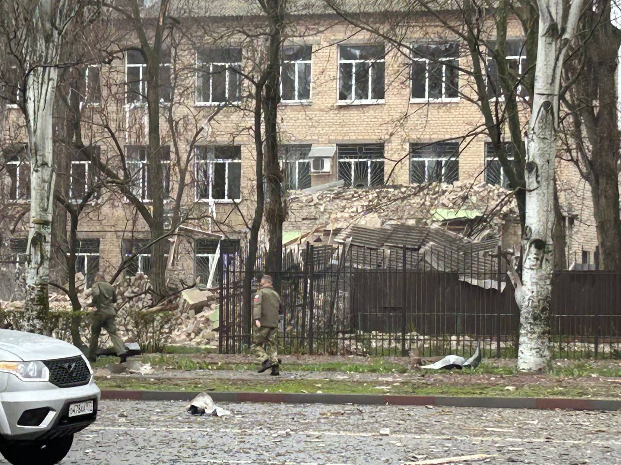 Mayor: Explosions in occupied Melitopol, building with Russian law enforcement damaged