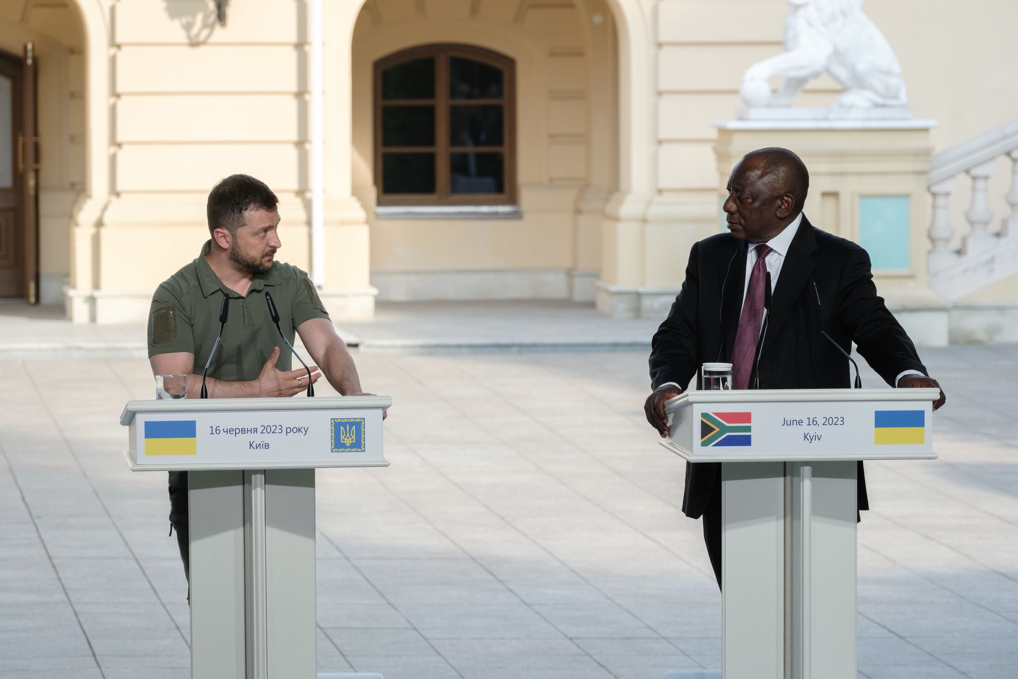 Matviichuk pide a Sudáfrica una posición clara sobre la orden de arresto de Putin