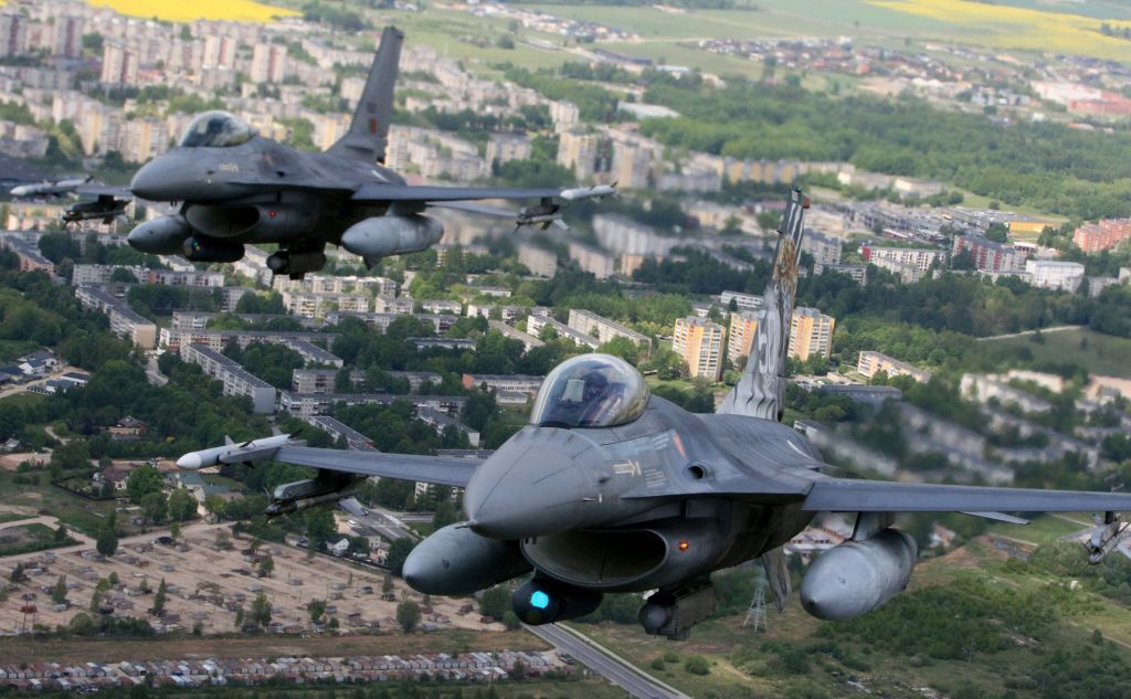 Zelensky: F-16 training for Ukrainian pilots to begin this month