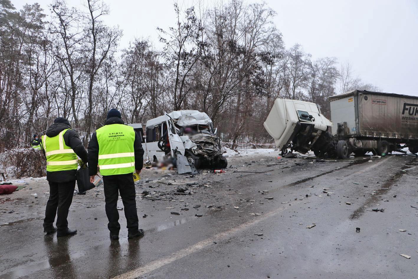 13 people killed, 7 injured in car crash outside Chernihiv