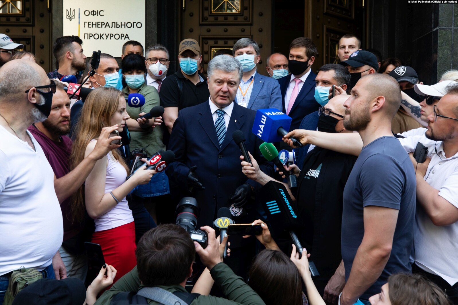 Court seizes Poroshenko’s assets in treason case