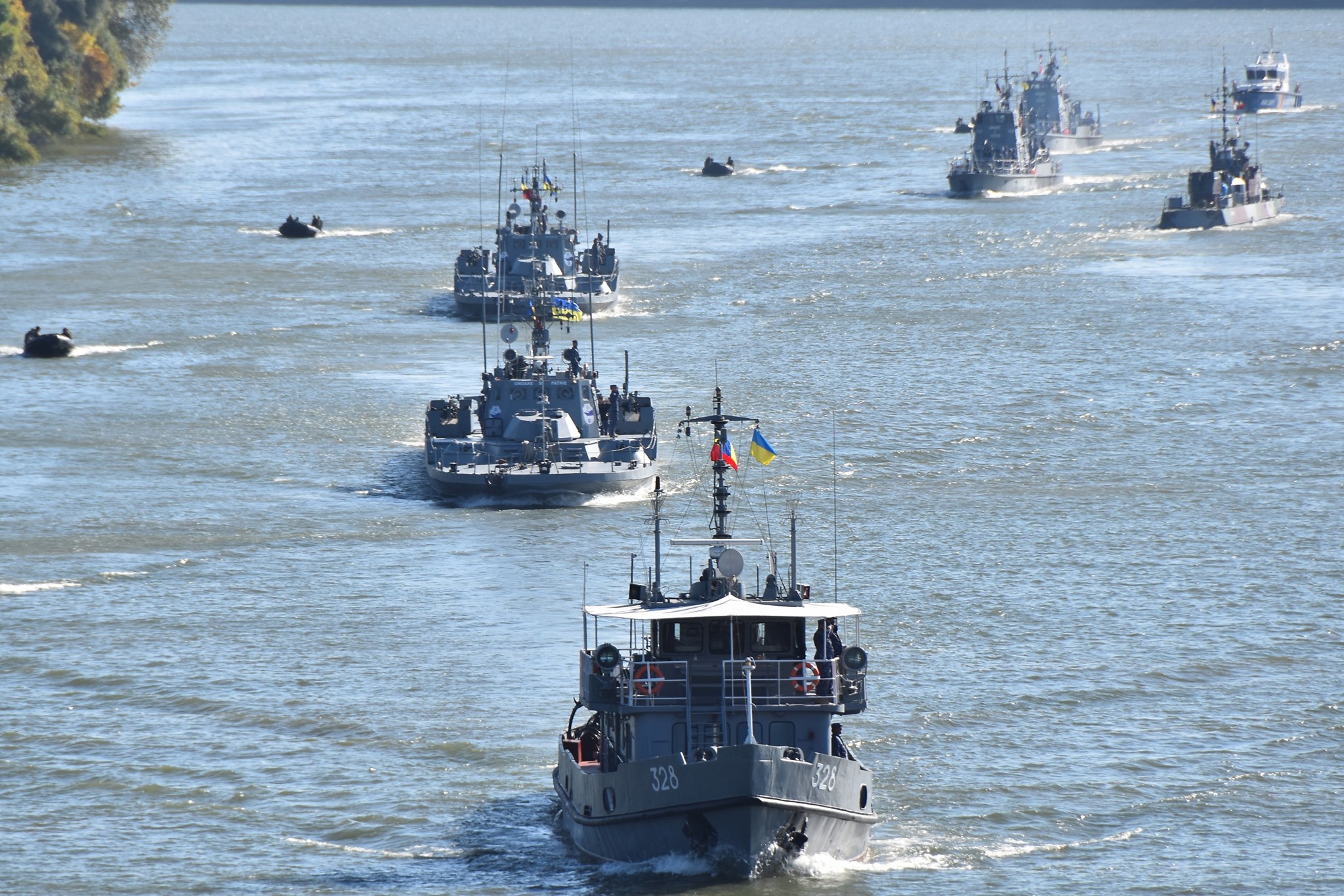 Ukraine closes inland waters to Russian ships