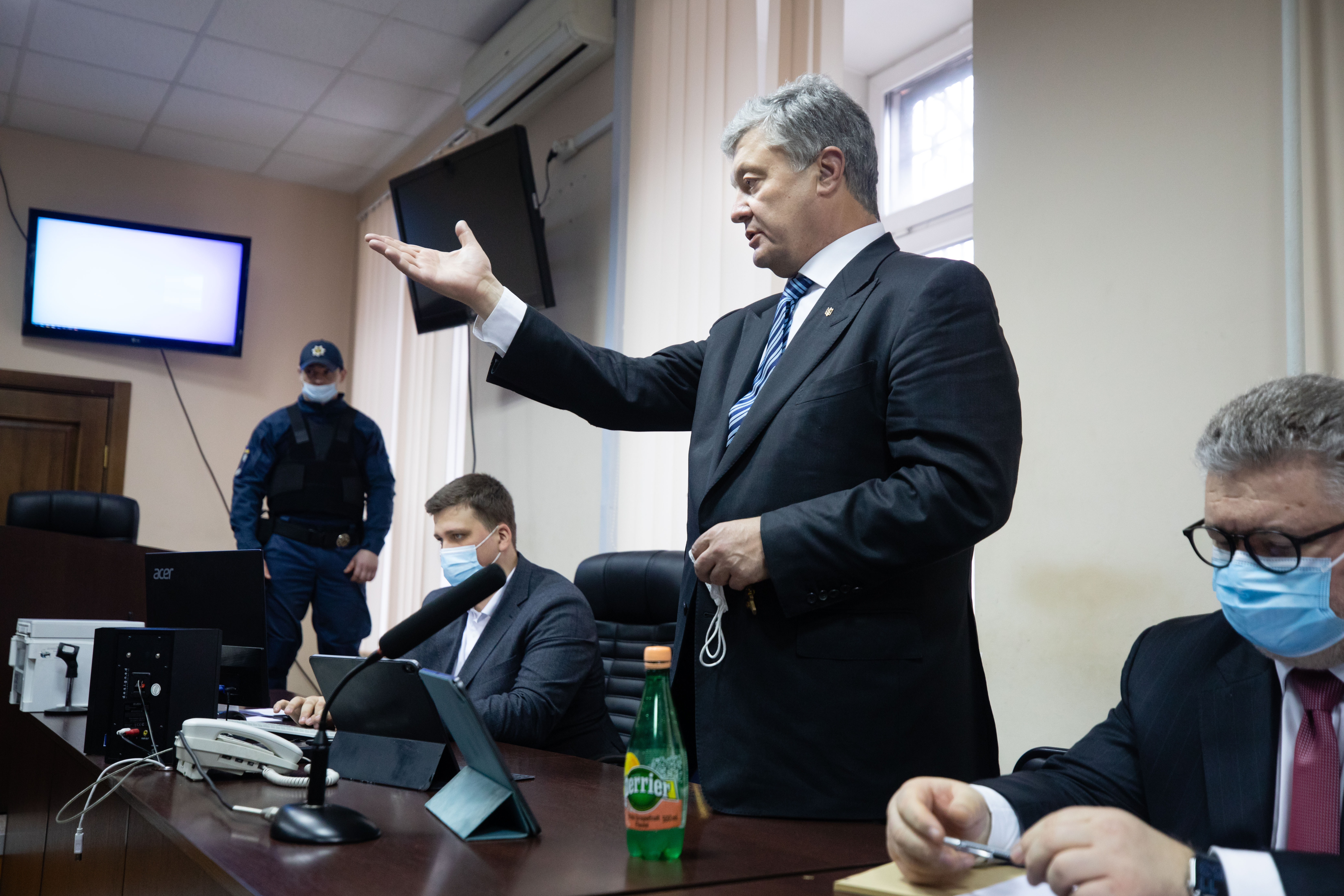 Poroshenko arrest hearing: Prosecution asks for $37 million bail, court deliberates for 11 hours without result