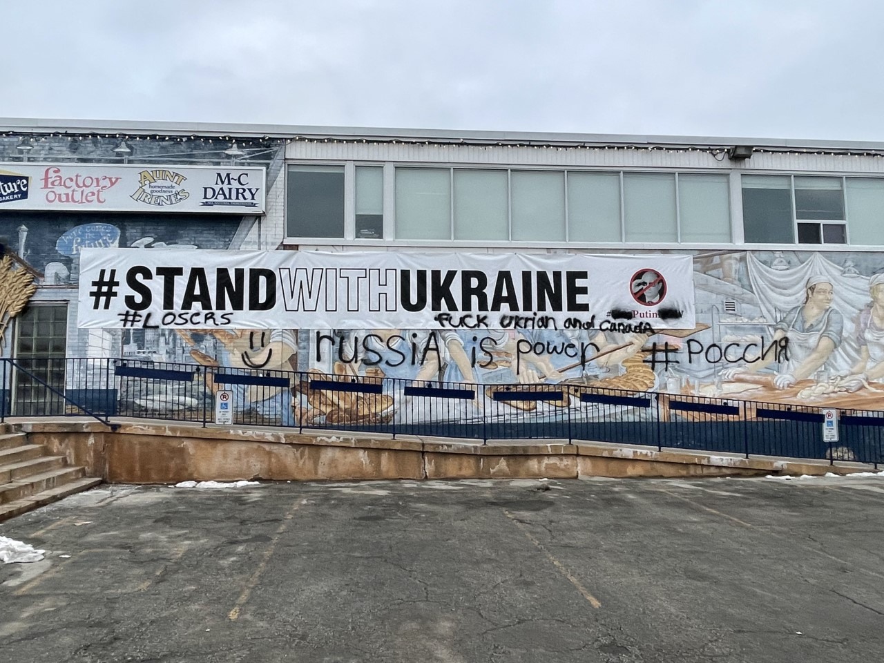 Ukrainian bakery in Toronto vandalized with anti-Ukrainian graffiti