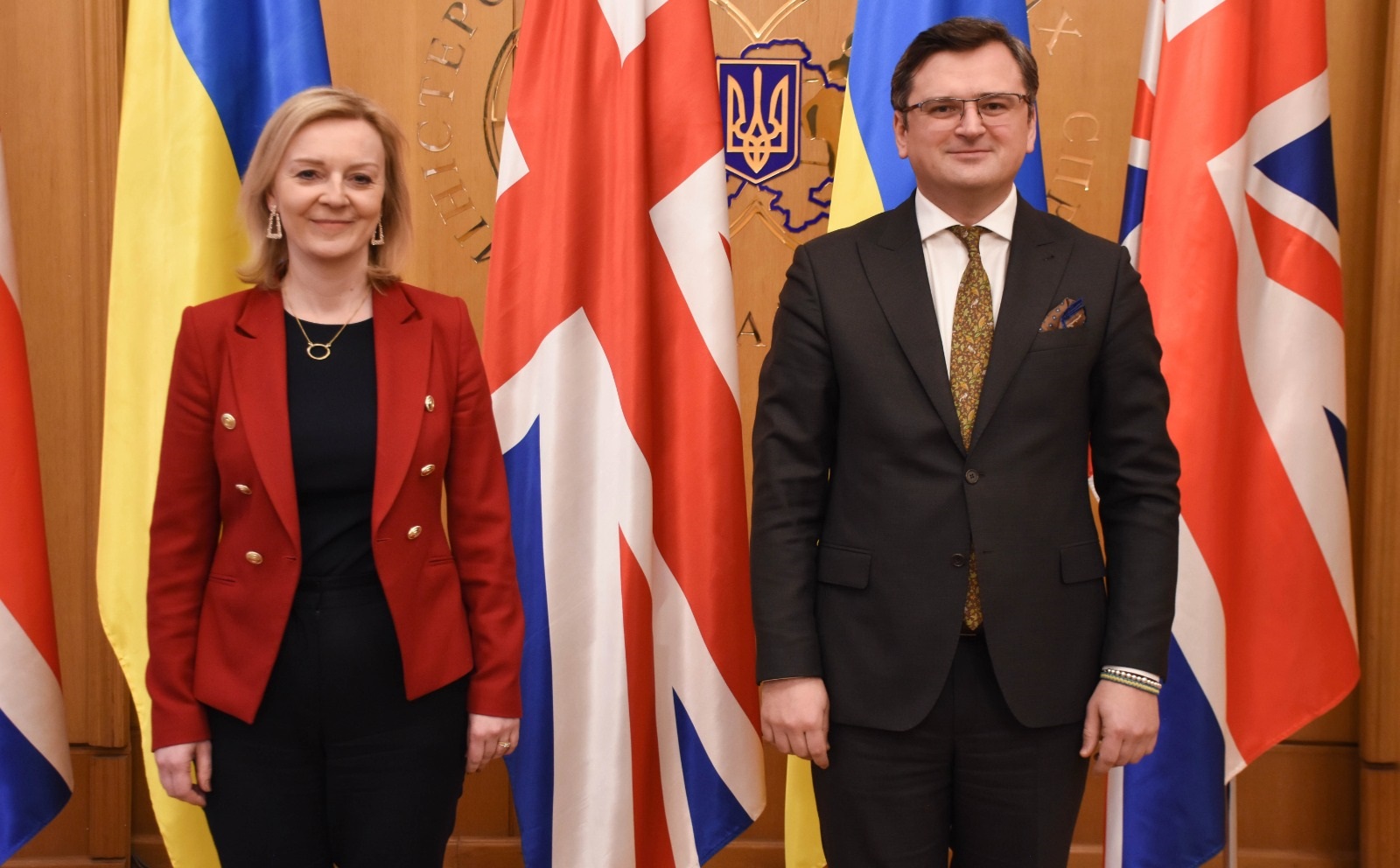 Truss visits Kyiv, announces trilateral partnership with Ukraine, Poland
