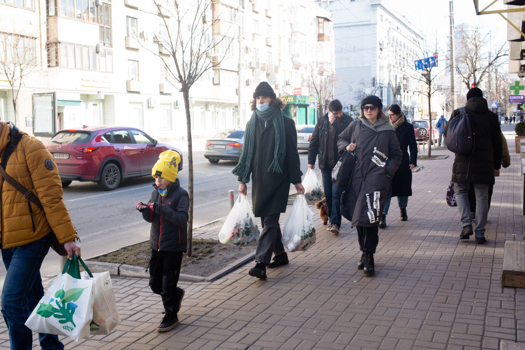 Kyiv residents calm after heavy night fighting