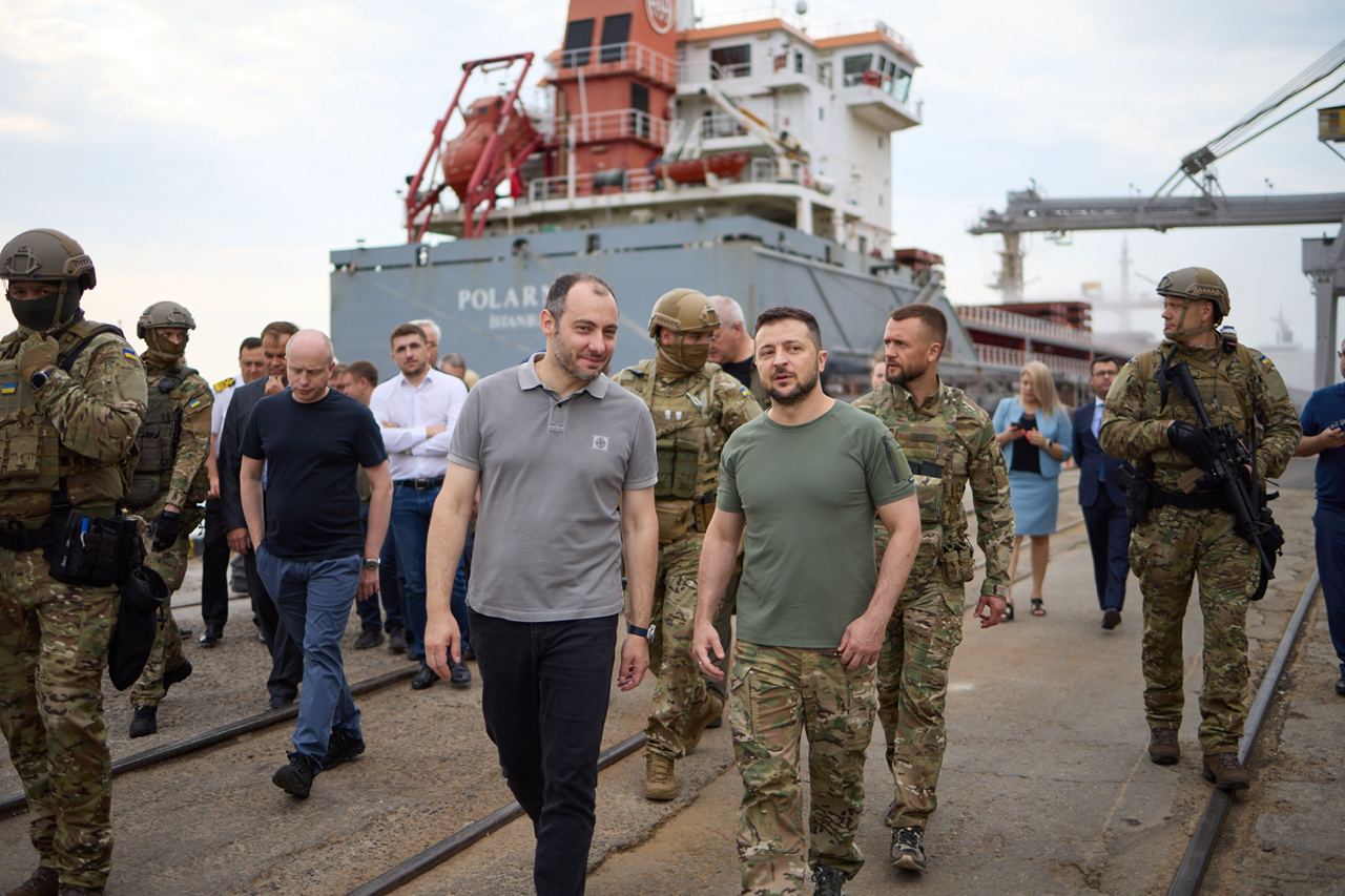 Zelensky visits port in Odesa Oblast, says Ukraine ready to export grain