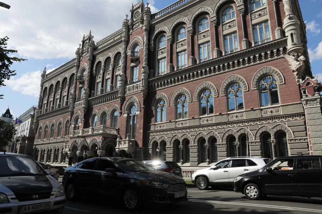 NBU devalues hryvnia against dollar for first time since invasion, by 25%