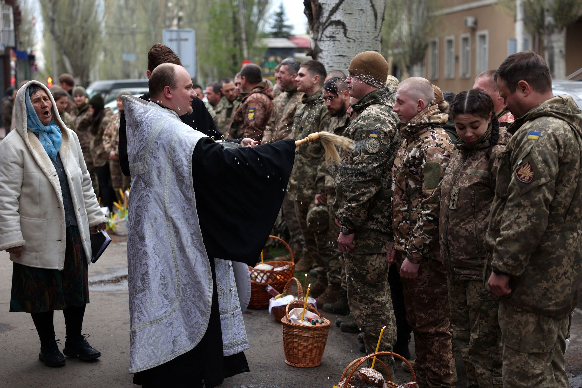 Ukraine war latest: Ukraine celebrates Orthodox Easter under Russian bombardment