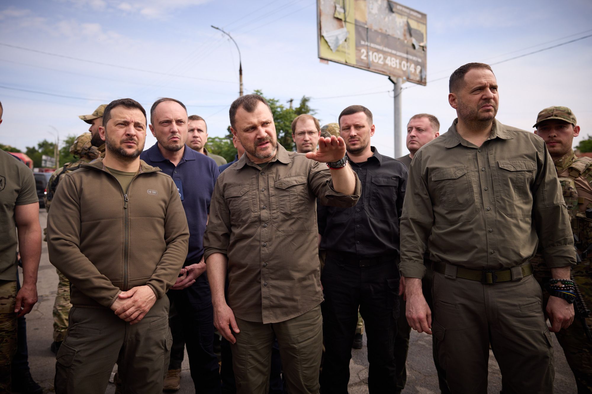 Ukraine war latest: Zelensky visits Kherson Oblast following Kakhovka dam disaster; Russia shells flooded city