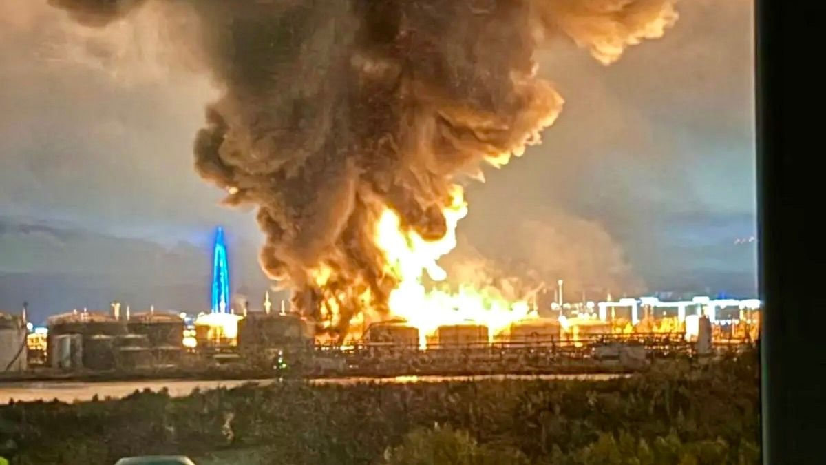A fire burns in St. Petersburg amid a Ukrainian attack on Oct. 18, 2026. (Exilenova_plus / Telegram)